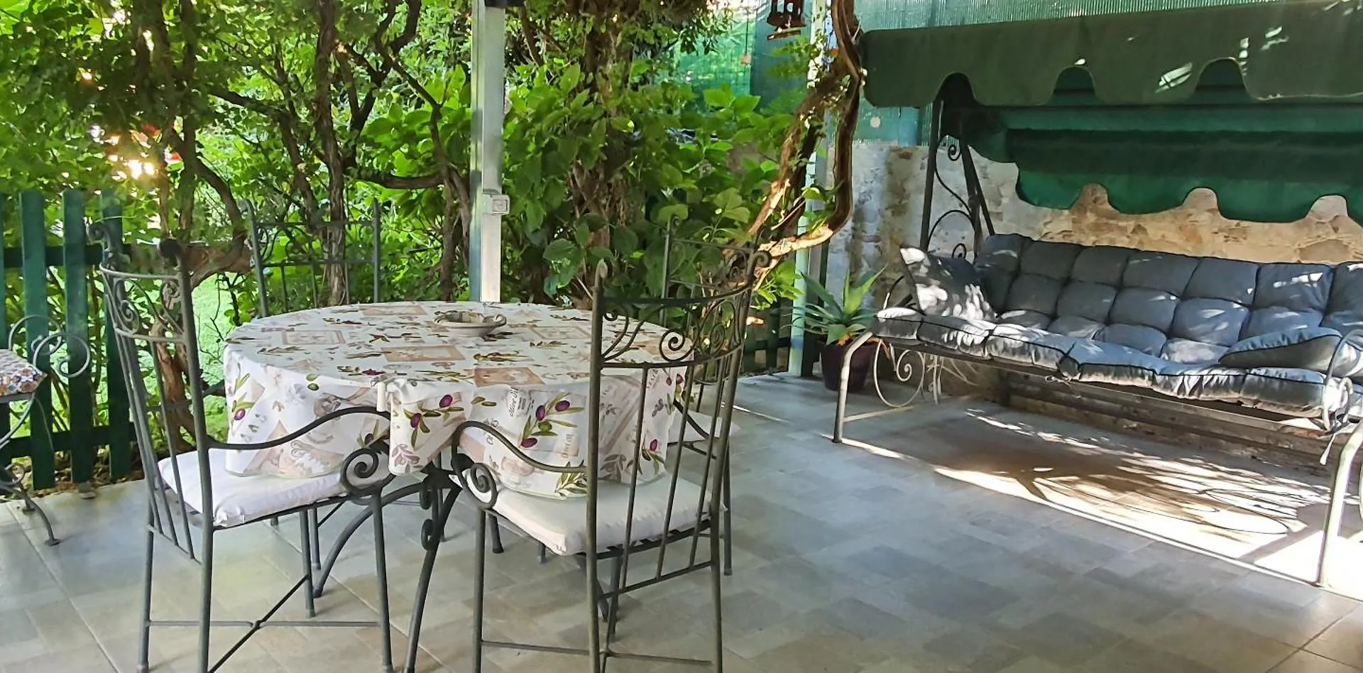 ** Bed & Breakfast Guest House Il Giardino In Citta La Spezia Italy